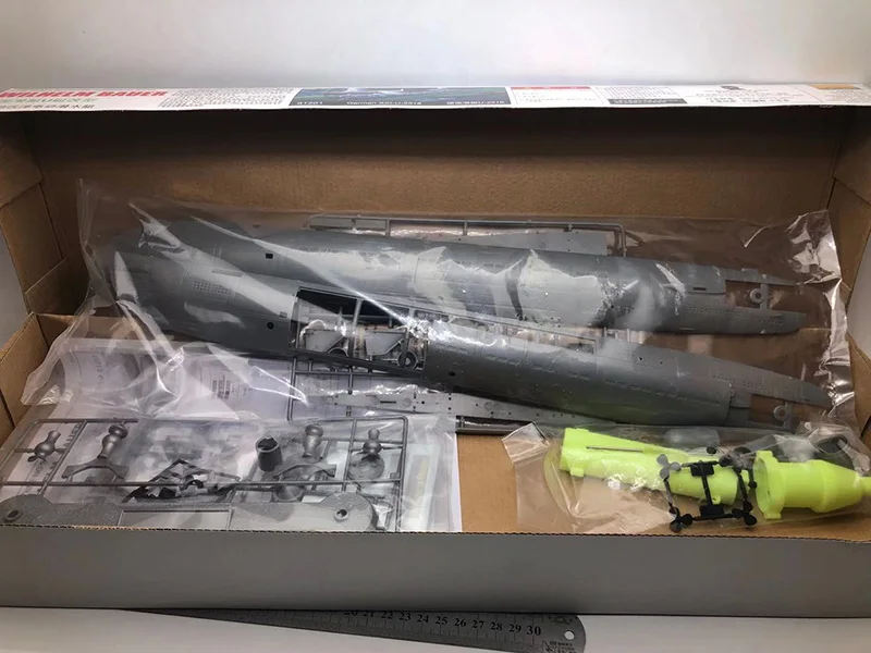 1/144 WWII German U Submarine  - Model Kit Battleship のレビューと価格