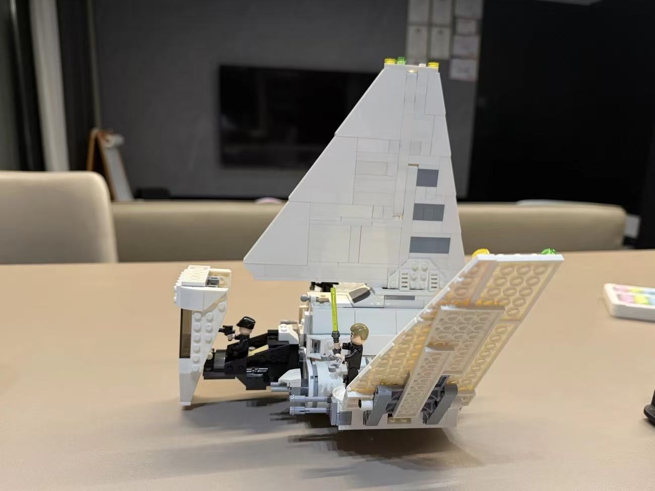 Creative Space-Shuttle Battle  - Model Kit Battleship のレビューと価格