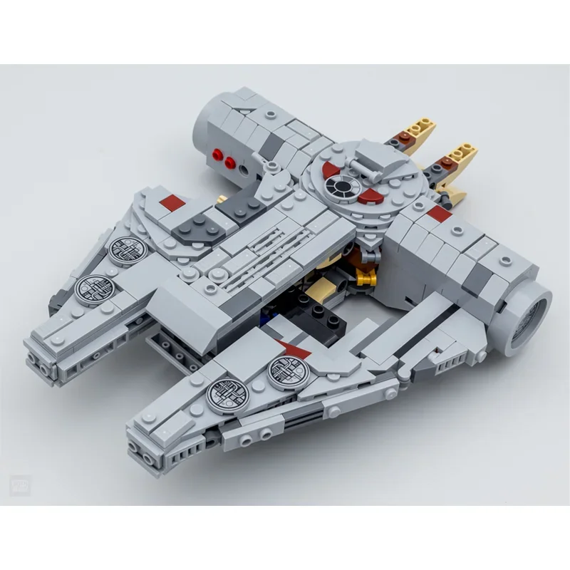 Bandai 75375 Falcon Warship 92 - Model Kit Battleship のレビューと価格