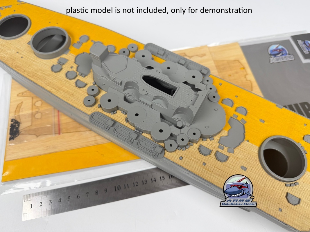 1/350 Scale Wooden Deck Maskin - Model Kit Battleship のレビューと価格