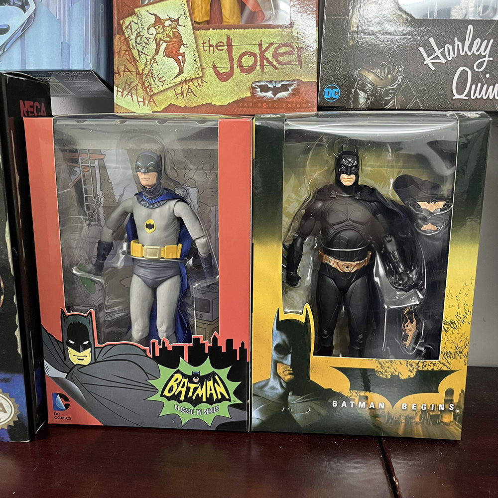 Neca Batman Joker Figure Mafex - Model Kit Harley Quinn のレビューと価格